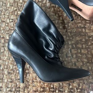 Report Signature black leather booties